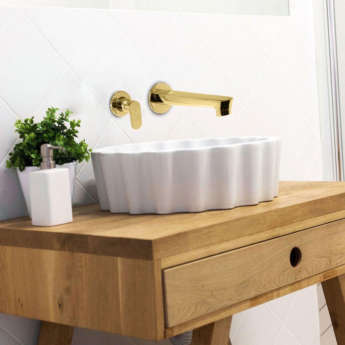 Ivano Bath Spout Plain Empire Gold – Luxury & Durability for Modern Bathrooms - D&B Bathware