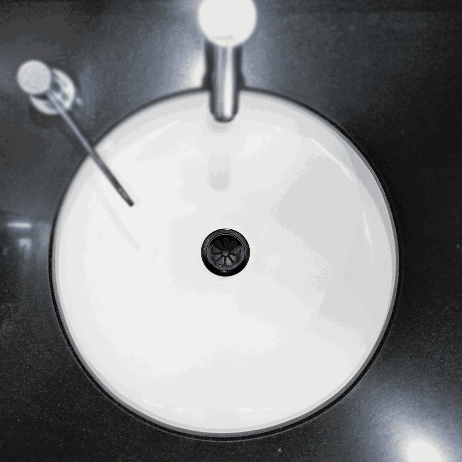 Premium Brass Wash Basin Drain Waste Coupling with Full Thread Design | Long-Lasting Grid Strainer for Efficient Drainage - D&B Bathware