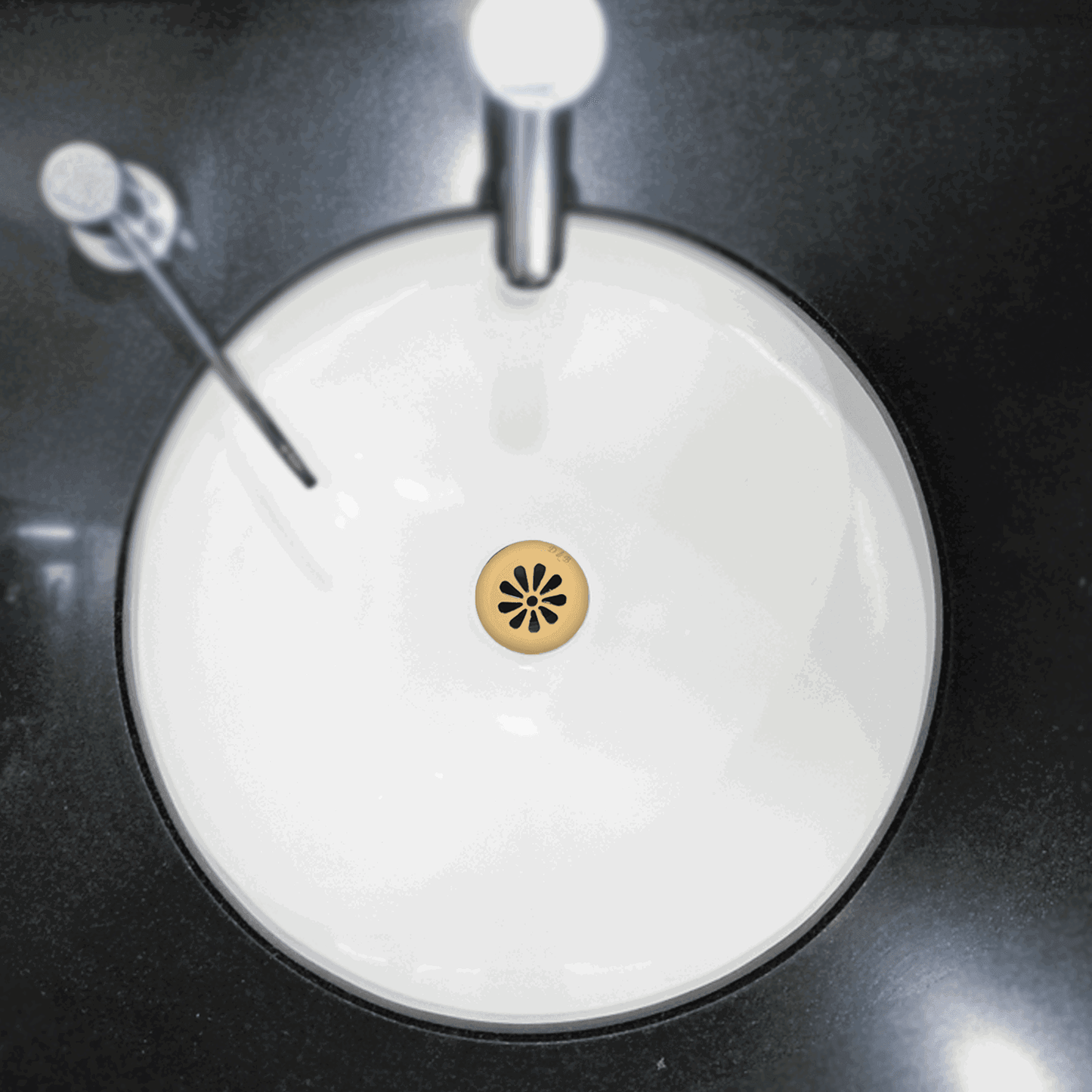Premium Brass Wash Basin Drain Waste Coupling with Full Thread Design | Long-Lasting Grid Strainer for Efficient Drainage - D&B Bathware